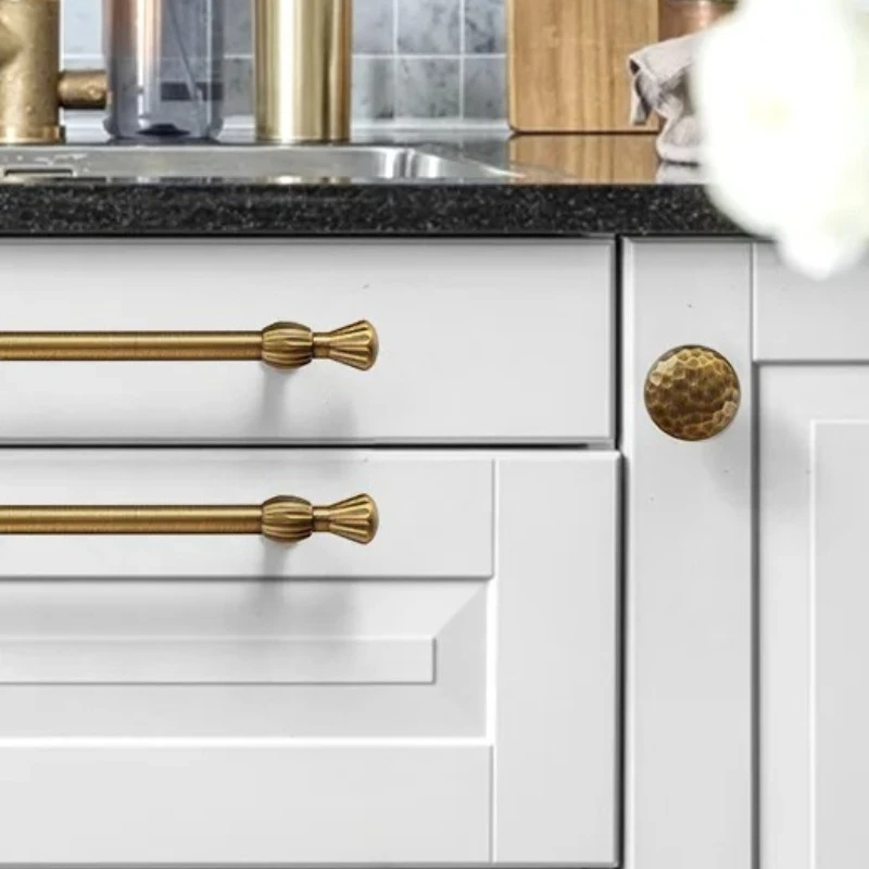 Антикварная бронзовая ручка, дверная ручка для шкафа, ретро кухонный шкаф, ручка для хранения, ручка для ящика, ручка с одним отверстием, мебельная ручка
Антикварная бронзовая ручка, дверная ручка для шкафа, ретро кухонный шкаф, ручка для хранения, ручка для ящика, ручка с одним отверстием, мебельная ручка