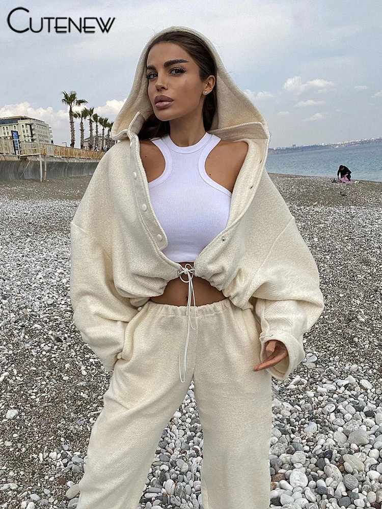 Комплект из 2 предметов Cutenew, классические однобортные толстовки с капюшоном и прямые брюки с эластичным поясом, базовые спортивные костюмы для женщин, осень
Комплект из 2 предметов Cutenew, классические однобортные толстовки с капюшоном и прямые брюки с эластичным поясом, базовые спортивные костюмы для женщин, осень
