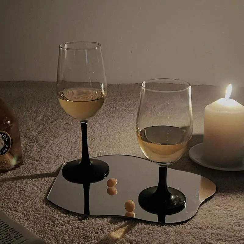 Fashionable Medieval Black Swan Highball Glasses Home Decor Wine Cups Red Wine Glasses Glass Material Unique Shape Wine Cups
Fashionable Medieval Black Swan Highball Glasses Home Decor Wine Cups Red Wine Glasses Glass Material Unique Shape Wine Cups
