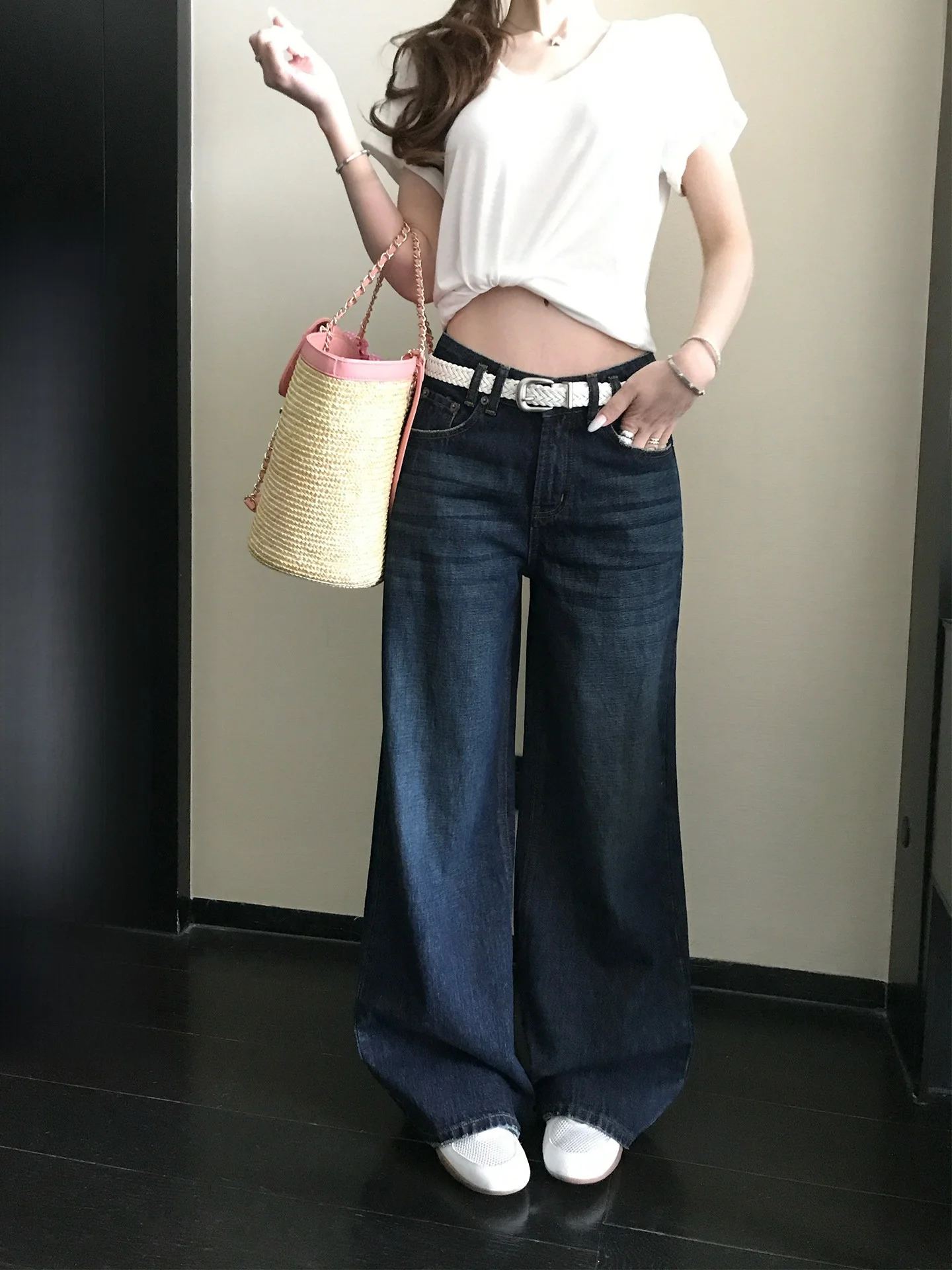 Skk Store Luxury Brand 100% Cotton Straight Leg Jeans God Pants Simple Style Casual Summer Jeans for Ladies in Their 20s
Skk Store Luxury Brand 100% Cotton Straight Leg Jeans God Pants Simple Style Casual Summer Jeans for Ladies in Their 20s