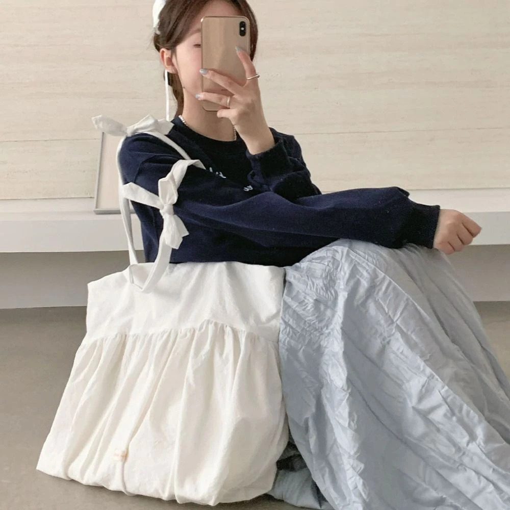Solid Color Sweet Canvas Pleated Shoulder Bag Korean Style Large Capacity Cloth Tote Bag Casual Bow Underarm Bag Shopping
Solid Color Sweet Canvas Pleated Shoulder Bag Korean Style Large Capacity Cloth Tote Bag Casual Bow Underarm Bag Shopping