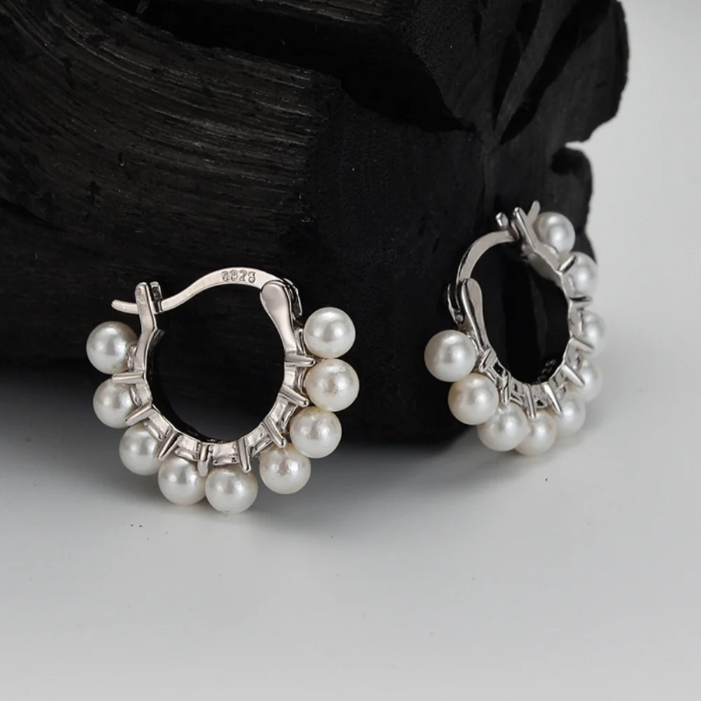 Korean Style Simple S925 Sterling Silver Inlaid Shell Clip Earring Silver 925 Unique Geometric Earrings for Women
Korean Style Simple S925 Sterling Silver Inlaid Shell Clip Earring Silver 925 Unique Geometric Earrings for Women