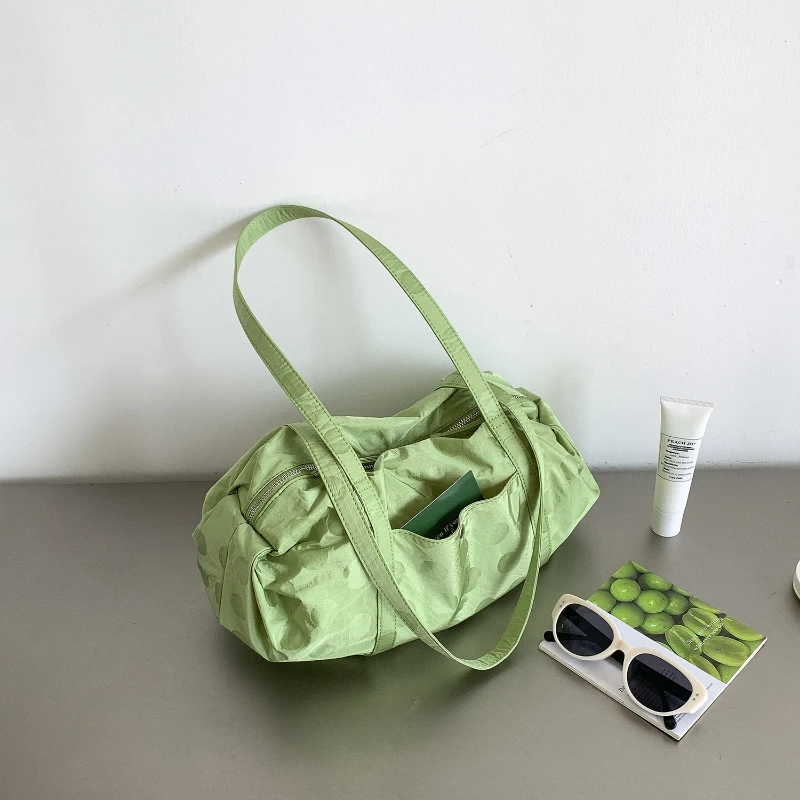 New Polka Dot Pleated Commuter Shoulder Bag Korean Style Niche Lightweight Canvas Large Capacity Casual Fashion Handbag
New Polka Dot Pleated Commuter Shoulder Bag Korean Style Niche Lightweight Canvas Large Capacity Casual Fashion Handbag