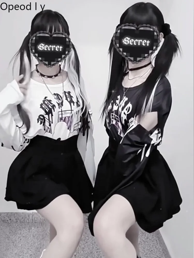 Y2K Subculture Japanese Original Lolita Long-sleeved T-shirt Sweet Cool Girl Dark Two-dimensional Round Neck Loose T-shirt
Y2K Subculture Japanese Original Lolita Long-sleeved T-shirt Sweet Cool Girl Dark Two-dimensional Round Neck Loose T-shirt