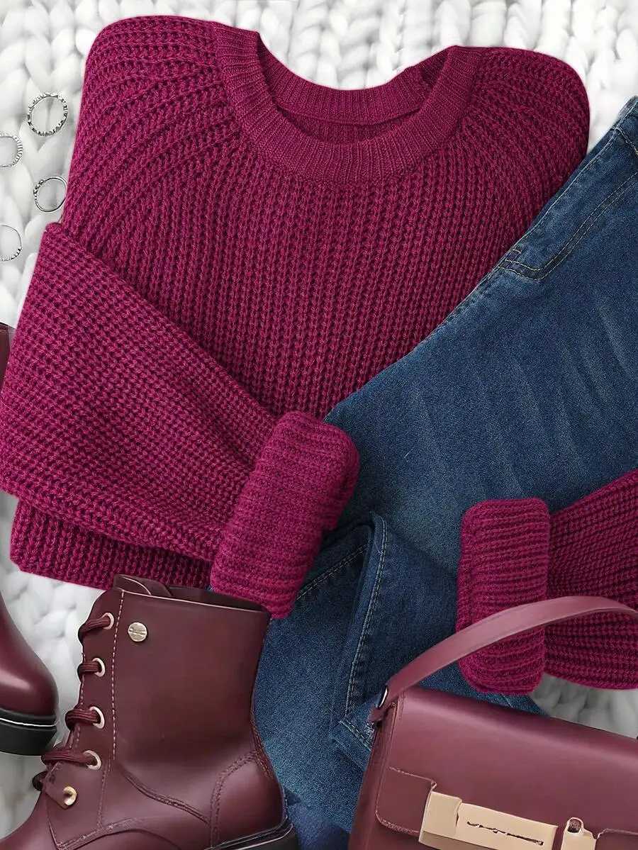 Women's Burgundy Oversized Chunky Knit Crew Neck Sweater
Women's Burgundy Oversized Chunky Knit Crew Neck Sweater