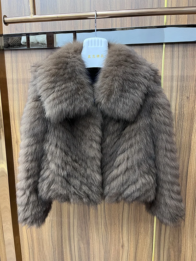 Winter Women Natural Fox Fur Coat Thick Warm Real Fur Strip Sewed Toghter V-neck Jackets Luxury Outerwear
Winter Women Natural Fox Fur Coat Thick Warm Real Fur Strip Sewed Toghter V-neck Jackets Luxury Outerwear