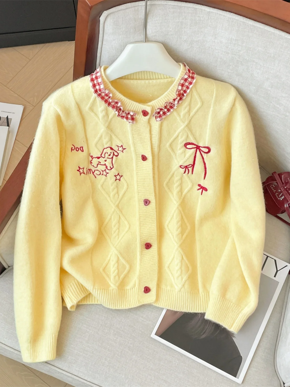 Sweet Embroidered Knot Heart Button Loose Women's Knitwear Cardigan Spring Outerwear Long Sve round Ne Pullover
Sweet Embroidered Knot Heart Button Loose Women's Knitwear Cardigan Spring Outerwear Long Sve round Ne Pullover