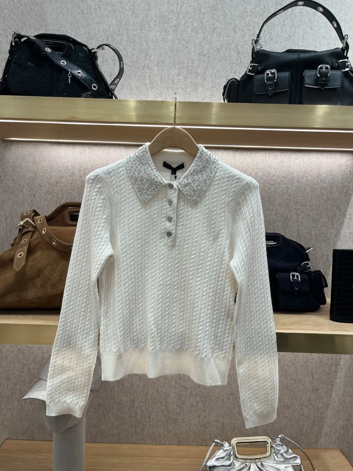 Heavy Duty Rivet Collar Long Sleeve Knitted Sweater 2 Colors Women's Fashion Autumn Winter Simple Style Glue Diamond Twist Kn...
Heavy Duty Rivet Collar Long Sleeve Knitted Sweater 2 Colors Women's Fashion Autumn Winter Simple Style Glue Diamond Twist Kn...