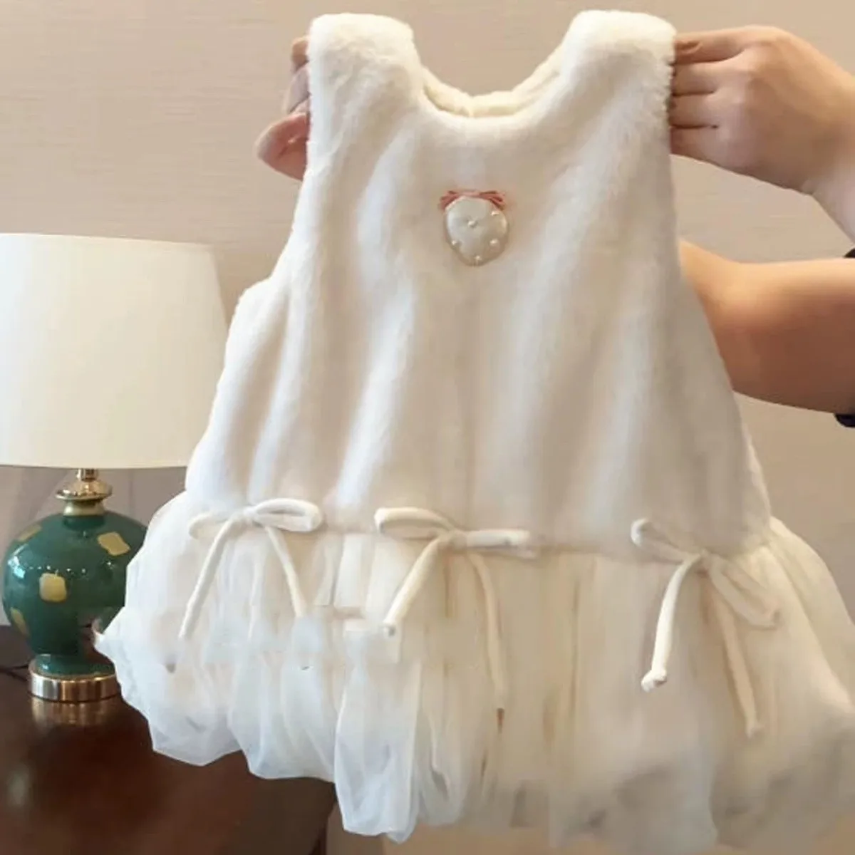 Girls' Dress Autumn/Winter New Children's Princess Skirt Girls' Elegant Sweet Bow Plush Vest Dress+T-shirt 2PCS
Girls' Dress Autumn/Winter New Children's Princess Skirt Girls' Elegant Sweet Bow Plush Vest Dress+T-shirt 2PCS