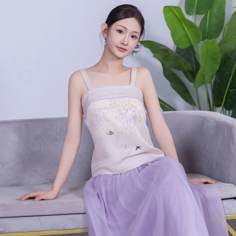 Silk Strap Vest 2025 Summer New Vintage Inner Wear Svel Outerwear Versatile Floral Print Slim Fit Original Design Women...
Silk Strap Vest 2025 Summer New Vintage Inner Wear Svel Outerwear Versatile Floral Print Slim Fit Original Design Women...