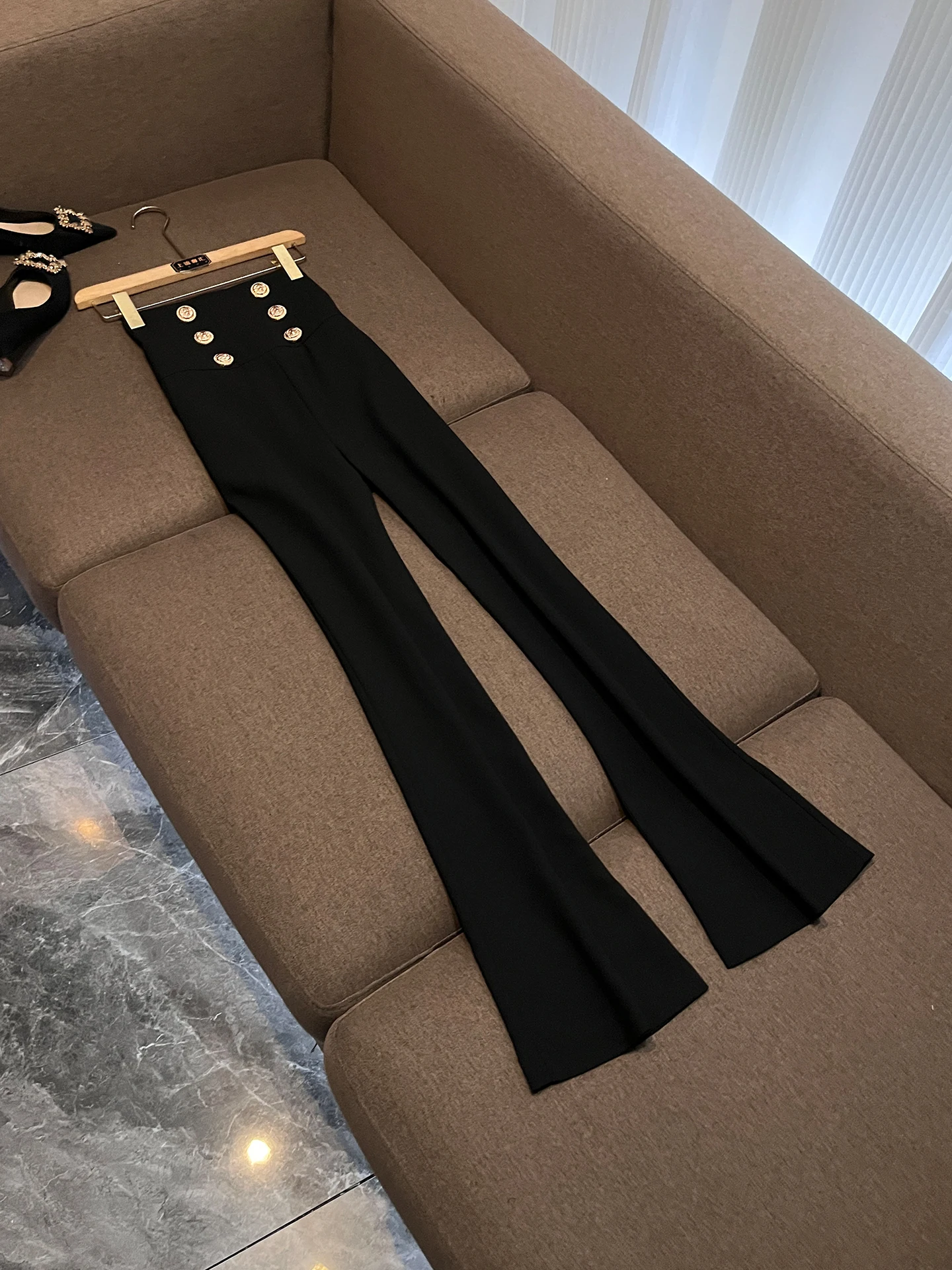 High Waist Bell Bottom Pants for Women Commuter Style Black Slimming Long Trousers Elegant Casual Pants Ladies Fashion
High Waist Bell Bottom Pants for Women Commuter Style Black Slimming Long Trousers Elegant Casual Pants Ladies Fashion