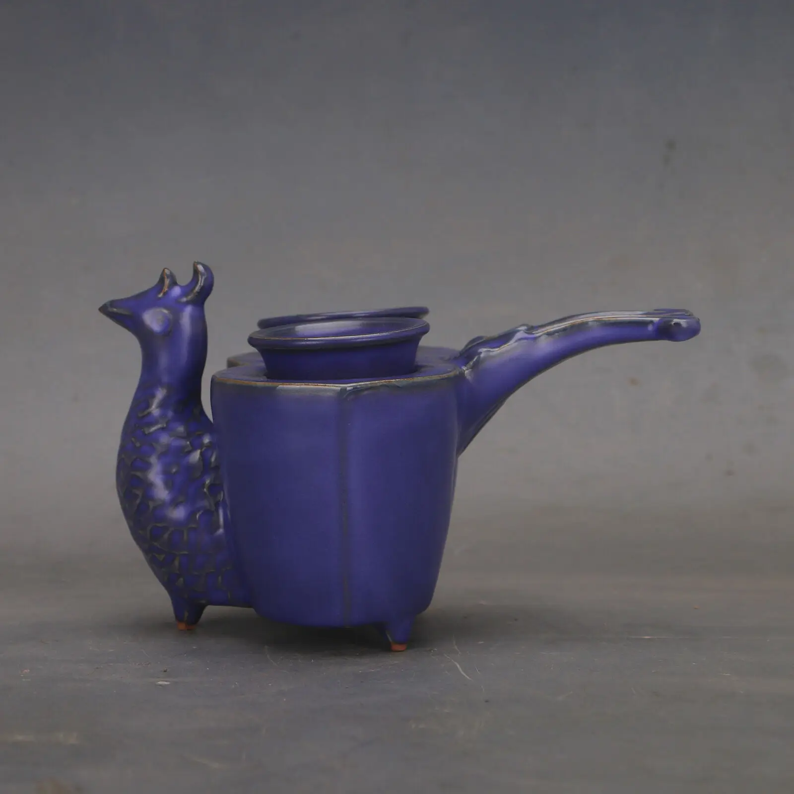 7,5-дюймовая фарфоровая печь с китайской печи Ru, фиолетовая глазурь, чашка с благоприятным животным и фениксом
7,5-дюймовая фарфоровая печь с китайской печи Ru, фиолетовая глазурь, чашка с благоприятным животным и фениксом