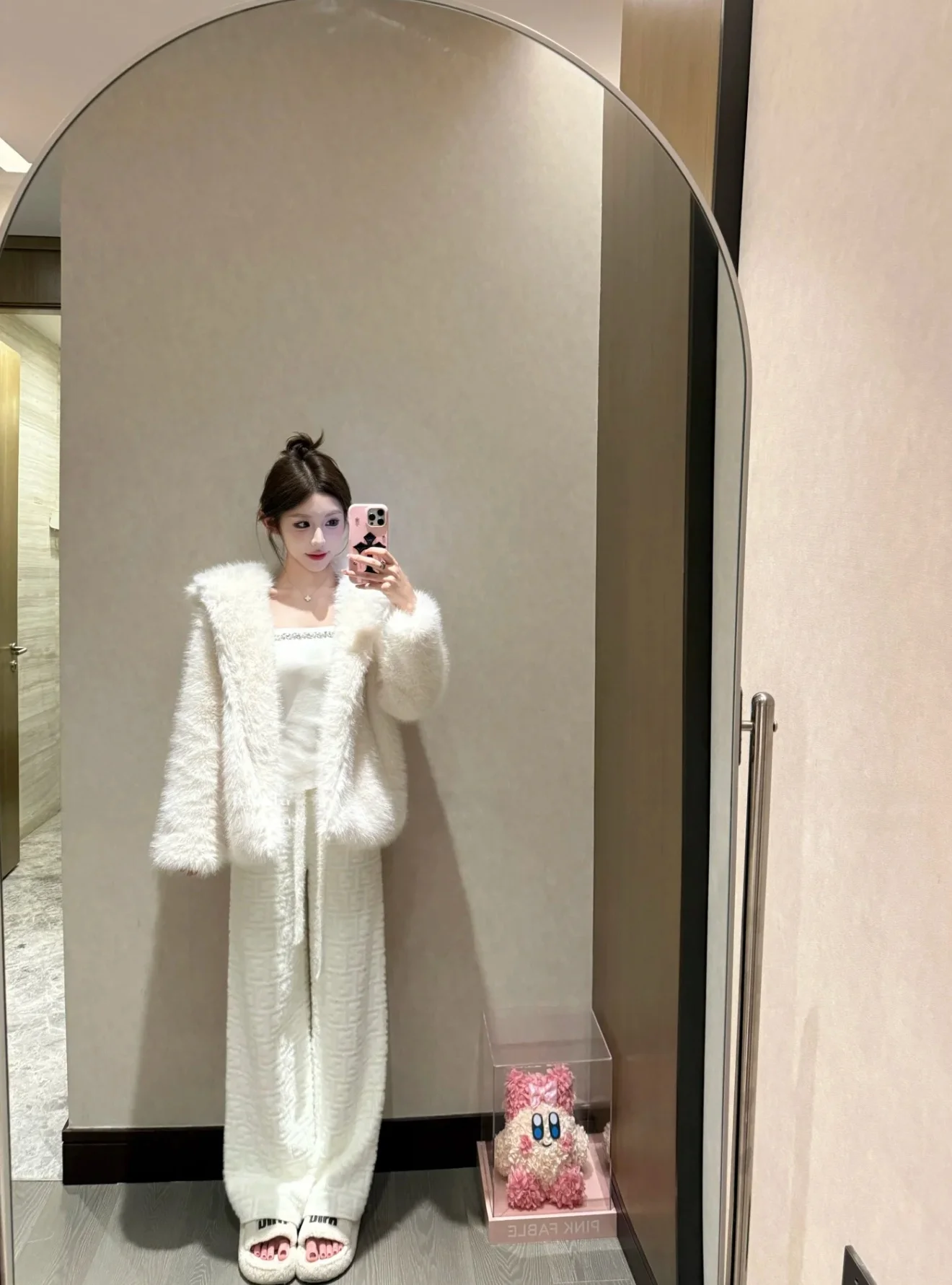 Вязаные широкие брюки с высокой талией, женские норковые бархатные брюки прямого кроя, утягивающие повседневные брюки длиной до пола
Вязаные широкие брюки с высокой талией, женские норковые бархатные брюки прямого кроя, утягивающие повседневные брюки длиной до пола