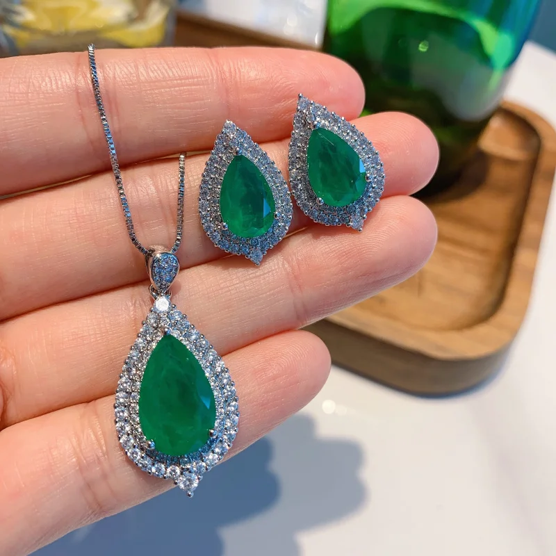 New pendants, foreign trade jewelry,Emerald earrings、Ring、Pendant Set。
New pendants, foreign trade jewelry,Emerald earrings、Ring、Pendant Set。