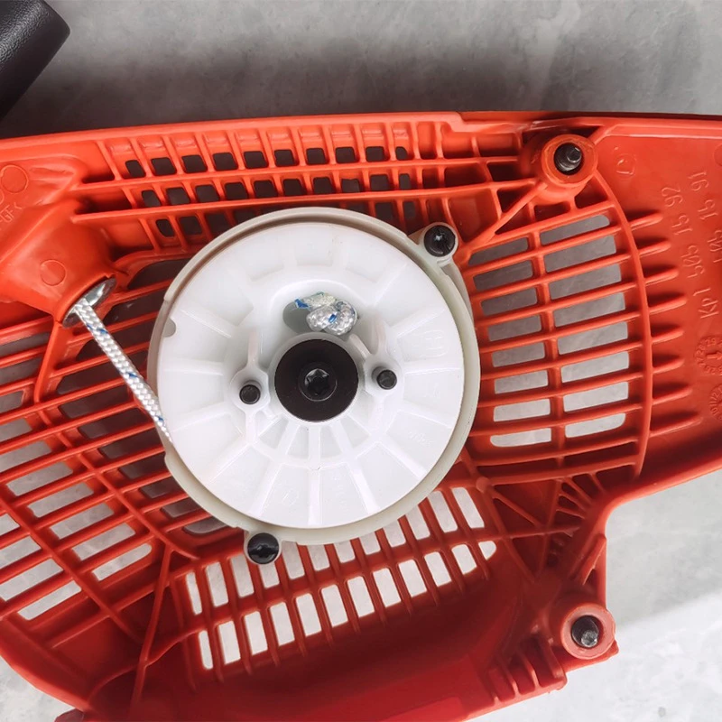 Подходит для оригинального стартера бензопилы Husqvarna 555, ручного диска.
Подходит для оригинального стартера бензопилы Husqvarna 555, ручного диска.