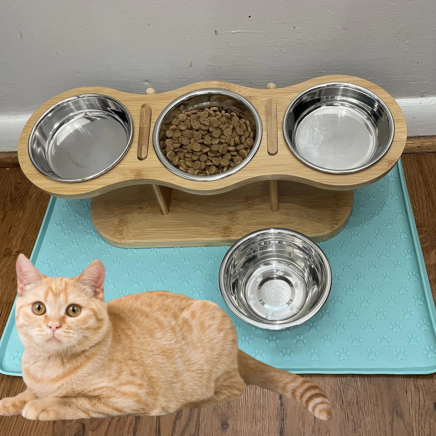 Wooden Dog Cat Raised Feeding Station with 3 Stainless Steel Elevated Tilted Bowls Removable Easy to Clean Reducing Neck Strain
Wooden Dog Cat Raised Feeding Station with 3 Stainless Steel Elevated Tilted Bowls Removable Easy to Clean Reducing Neck Strain