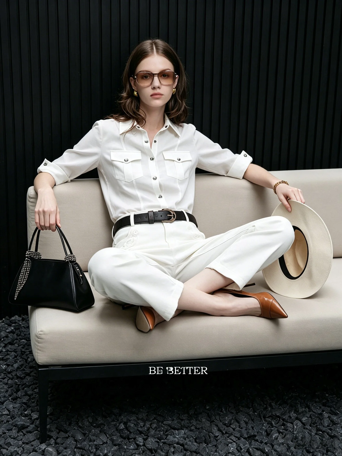 Huaappuw Retro High-End Slim Fit Shirt 2026 Summer New Commute Elegant Style Women's Premium Quality Button Placket Top
Huaappuw Retro High-End Slim Fit Shirt 2026 Summer New Commute Elegant Style Women's Premium Quality Button Placket Top