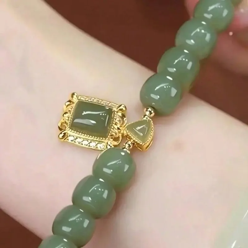 Natural imitation Hetian jade bracelet retro elegant niche design bracelet Qixi gift
Natural imitation Hetian jade bracelet retro elegant niche design bracelet Qixi gift