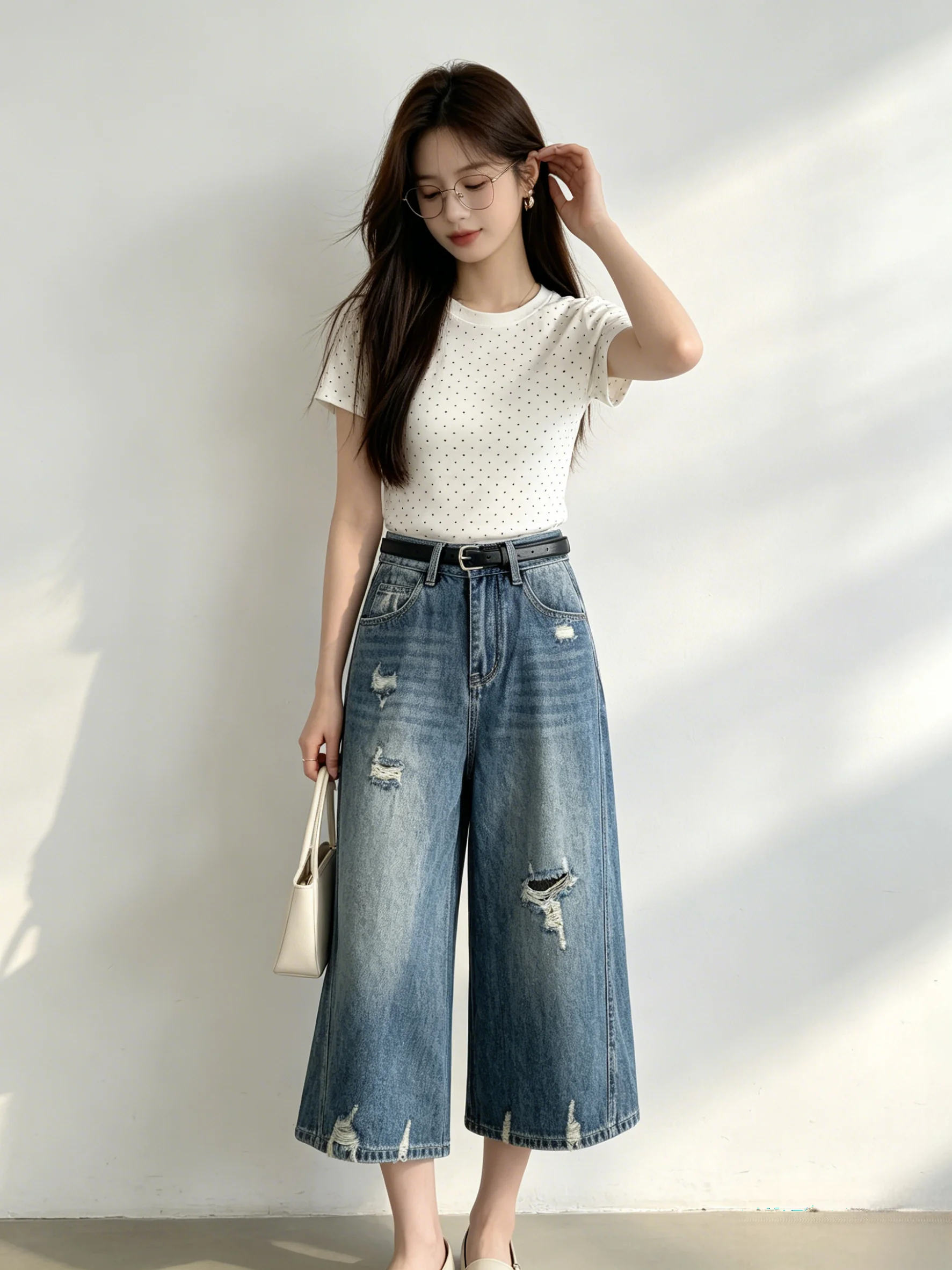 Retro Korean Style Wide Leg Denim Jeans Women's Summer Loose Straight Cut Seven-Five Pants Faded Wash Casual High Waist
Retro Korean Style Wide Leg Denim Jeans Women's Summer Loose Straight Cut Seven-Five Pants Faded Wash Casual High Waist