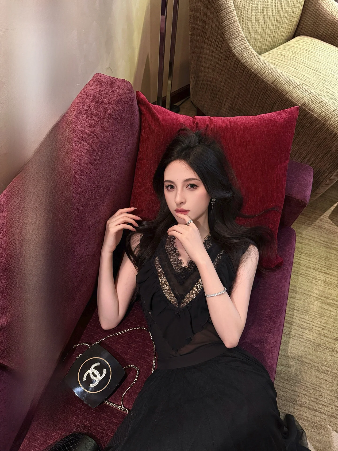 Black Lace Splicing Chiffon Blouse Elegant Hemline High-End Feeling Soft Satin Fabric Sleeveless Long Length Simple Style for...
Black Lace Splicing Chiffon Blouse Elegant Hemline High-End Feeling Soft Satin Fabric Sleeveless Long Length Simple Style for...