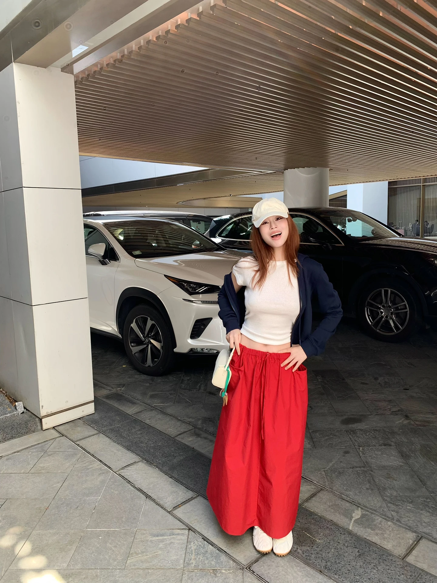 Новинка: Короткая юбка 319 Sunset Red MR26008, женская модная прямая юбка H-образного силуэта из нейлоновой смеси, весенний сезон
Новинка: Короткая юбка 319 Sunset Red MR26008, женская модная прямая юбка H-образного силуэта из нейлоновой смеси, весенний сезон
