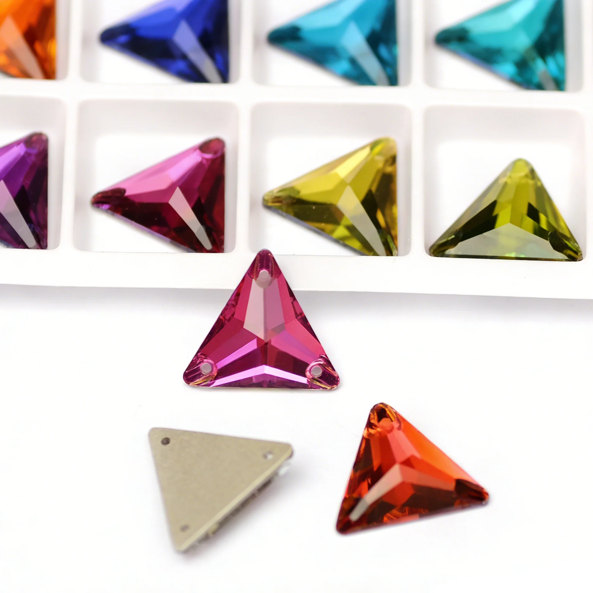 Triangle Multiple Colors Top Quality K9 Glass Sew On Rhinestones Crystal FlatBack Sewing Stones For Garment Accessories
Triangle Multiple Colors Top Quality K9 Glass Sew On Rhinestones Crystal FlatBack Sewing Stones For Garment Accessories