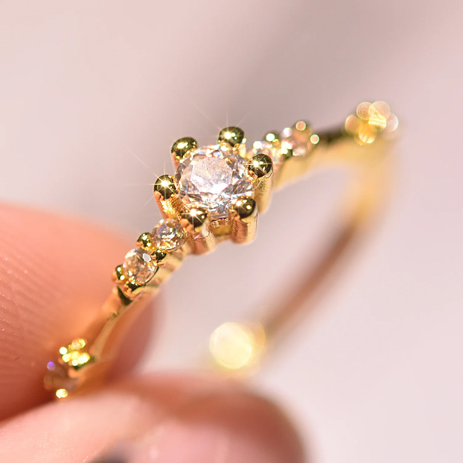 925 Sterling Silver 7 Stone Zircon Engagement Ring Women Fine Jewelry 5A Cubic Zirconia Wedding Rings Gold Plated Wholesale
925 Sterling Silver 7 Stone Zircon Engagement Ring Women Fine Jewelry 5A Cubic Zirconia Wedding Rings Gold Plated Wholesale