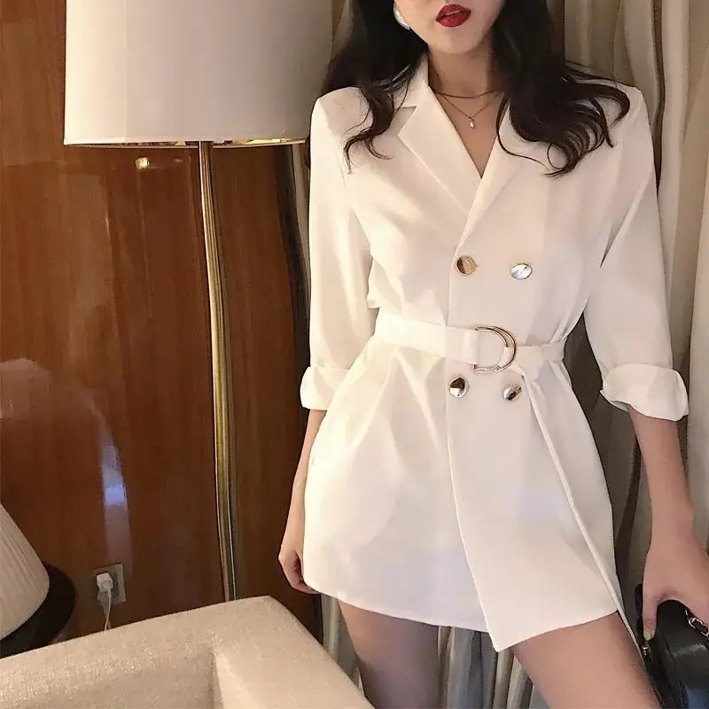 Spring and Autumn New Women's Lacing Waist Wrapped Suit Coat Double breasted Lapel Loose Top Coat
Spring and Autumn New Women's Lacing Waist Wrapped Suit Coat Double breasted Lapel Loose Top Coat