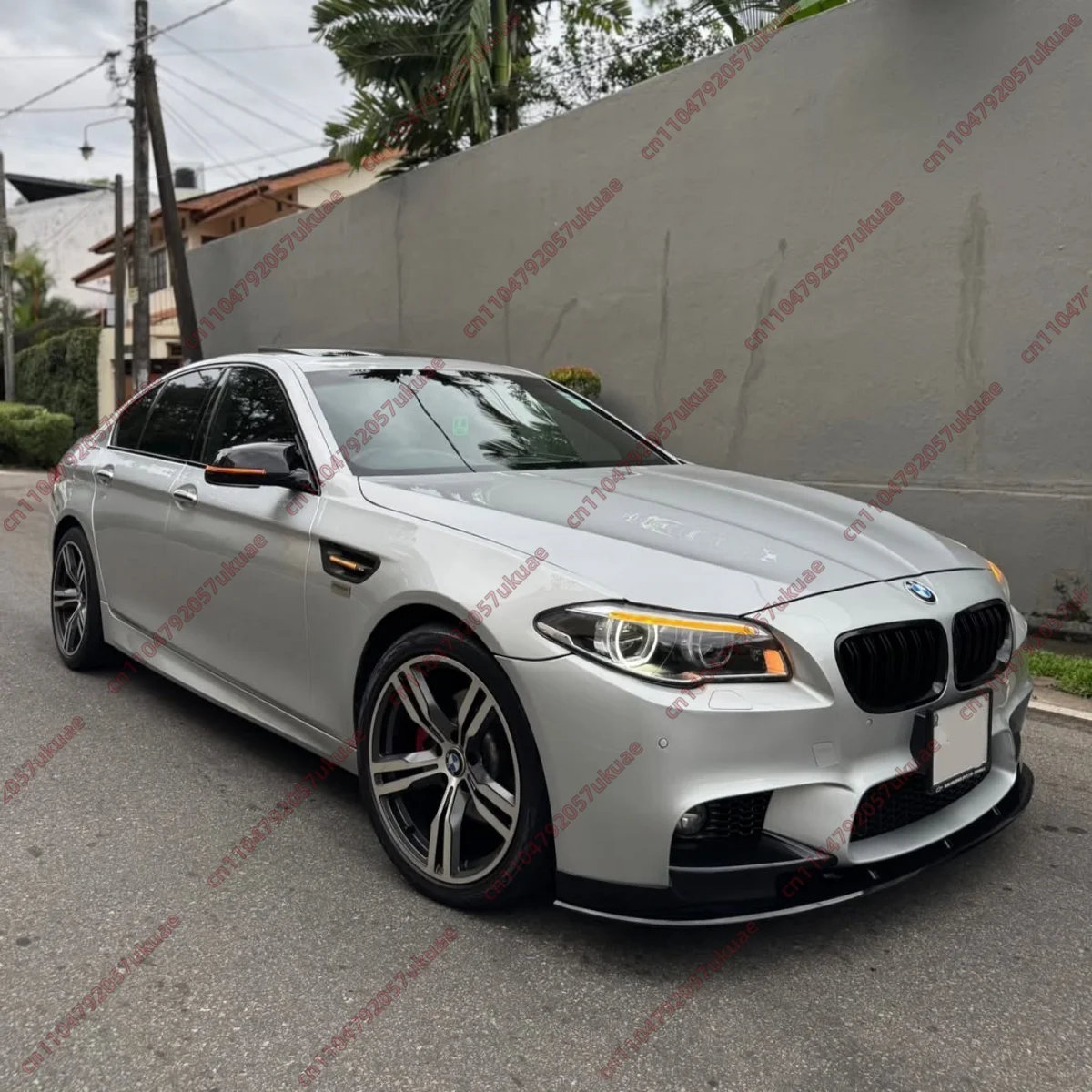 Front Bumper Lip Splitter for BMW F10 M5 2010-2017 M Performance Style Under Chin Apron Cover Trim Exterior Body Kits Tuning
Front Bumper Lip Splitter for BMW F10 M5 2010-2017 M Performance Style Under Chin Apron Cover Trim Exterior Body Kits Tuning