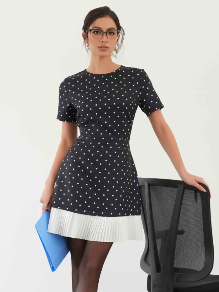 2025 New Polka Dot Patchwork Elegant Chic Women Dress Office Lady Fashion Short Dress Slim Short Sleeve Summer Woman Clothing
2025 New Polka Dot Patchwork Elegant Chic Women Dress Office Lady Fashion Short Dress Slim Short Sleeve Summer Woman Clothing