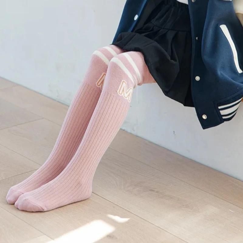 Детские школьные носки для мальчиков и девочек, модные высокие носки до колена с буквой M, длинные носки для малышей, детские хлопковые мягкие носки на весну и осень
Детские школьные носки для мальчиков и девочек, модные высокие носки до колена с буквой M, длинные носки для малышей, детские хлопковые мягкие носки на весну и осень