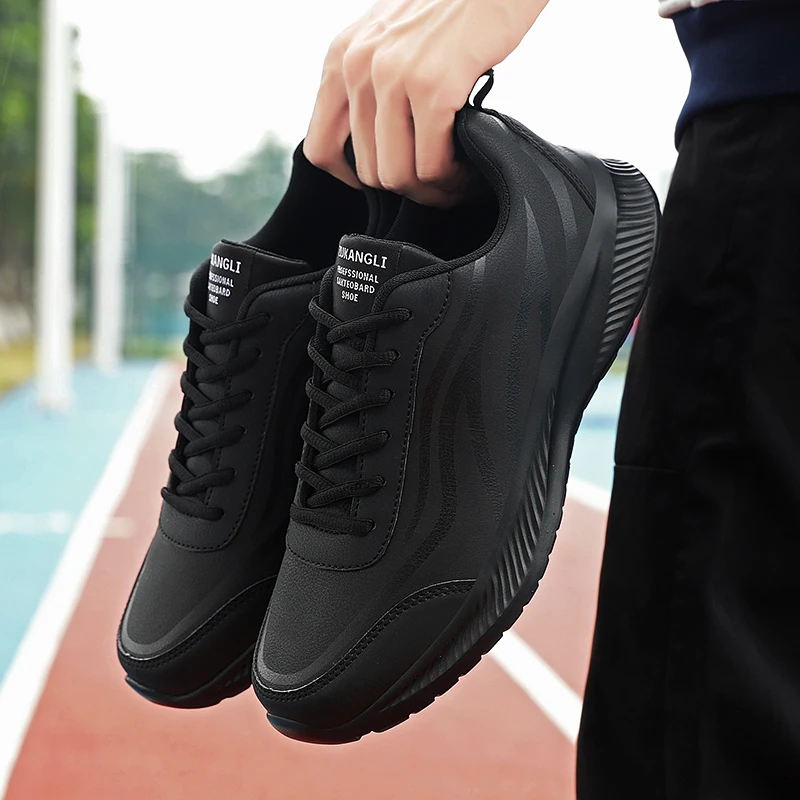 Мужская обувь из искусственной кожи, мягкие мокасины, удобная повседневная обувь для мужчин, однотонные черные прогулочные мужские кроссовки, размер обуви 39-46
Мужская обувь из искусственной кожи, мягкие мокасины, удобная повседневная обувь для мужчин, однотонные черные прогулочные мужские кроссовки, размер обуви 39-46