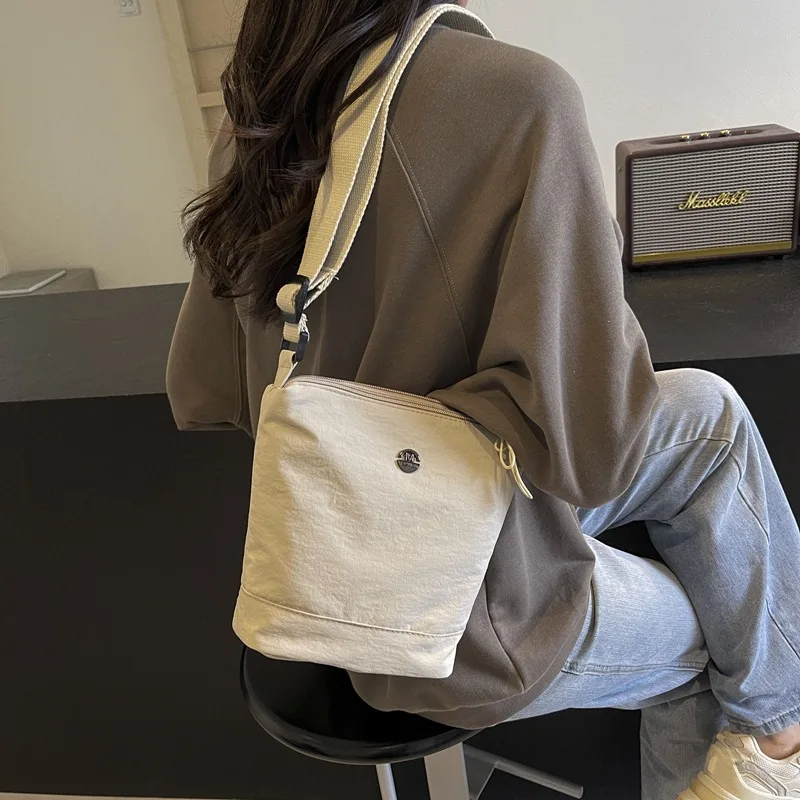 Minimalist Nylon Crossbody Sling Bags for Woman Lightweight Women's Bag Adjustable Strap Shoulder Purse for Women Daily Travel
Minimalist Nylon Crossbody Sling Bags for Woman Lightweight Women's Bag Adjustable Strap Shoulder Purse for Women Daily Travel