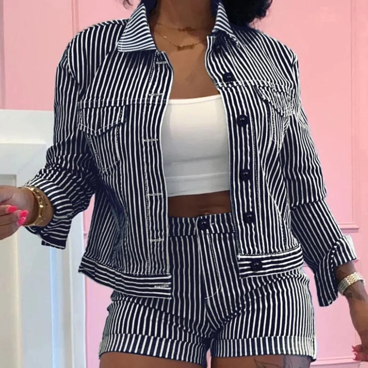 Casual Shorts Two Piece Set Woman Fashion Striped Long Sleeve Shirt Split Women's Shirt and Half Pants Suit 2024 Summer Style
Casual Shorts Two Piece Set Woman Fashion Striped Long Sleeve Shirt Split Women's Shirt and Half Pants Suit 2024 Summer Style