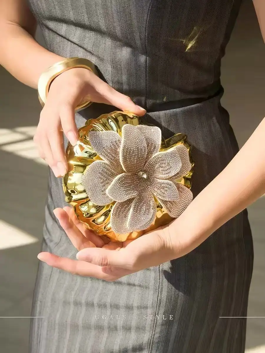 Luxury Designer Acrylic Solid Flower Mini Clutch Purse For Wedding Party Women's Handbag Fashion Evening Bag Crossbody Bag
Luxury Designer Acrylic Solid Flower Mini Clutch Purse For Wedding Party Women's Handbag Fashion Evening Bag Crossbody Bag