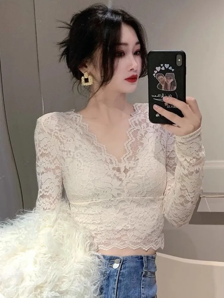 White V-Neck Lace Base Shirt Women's Autumn Winter New Style Fur Inner Long Sleeve Fashionable Small Shirt Mesh Top
White V-Neck Lace Base Shirt Women's Autumn Winter New Style Fur Inner Long Sleeve Fashionable Small Shirt Mesh Top