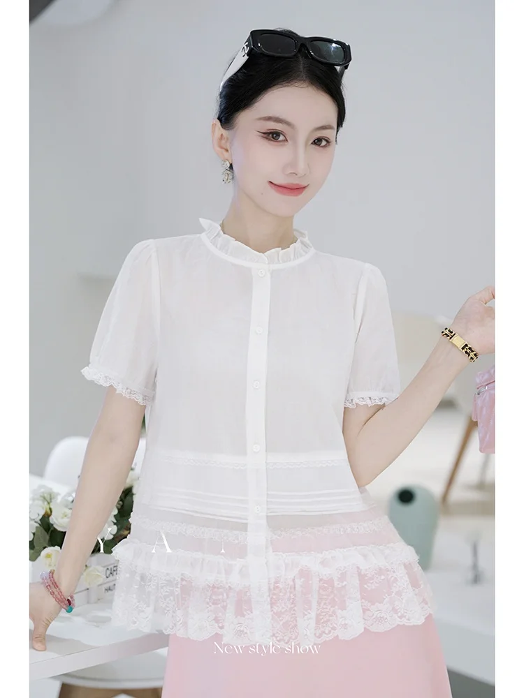 Yang GZ White Earmuff Collar Lace Hem Shirt Women's Fashion Spring Summer Design Versatile Cotton Short Sleeve Button up
Yang GZ White Earmuff Collar Lace Hem Shirt Women's Fashion Spring Summer Design Versatile Cotton Short Sleeve Button up