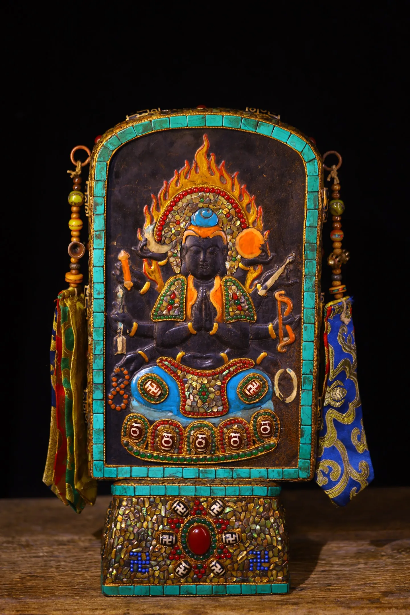 15"China Collections Old Natural Meteorite Painted Mosaic Gem gZi Beads Turquoise Cundhi Bodhisattva Buddha Card Worship Hall
15"China Collections Old Natural Meteorite Painted Mosaic Gem gZi Beads Turquoise Cundhi Bodhisattva Buddha Card Worship Hall