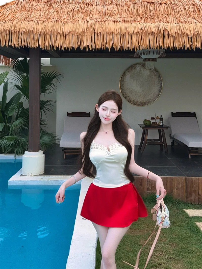 Kumikumi Pure Desire Pearl White Satin Slimming Strap Vest Women Summer Sexy Bodycon Skirt Two Piece Set Fashionable Casual Wear
Kumikumi Pure Desire Pearl White Satin Slimming Strap Vest Women Summer Sexy Bodycon Skirt Two Piece Set Fashionable Casual Wear