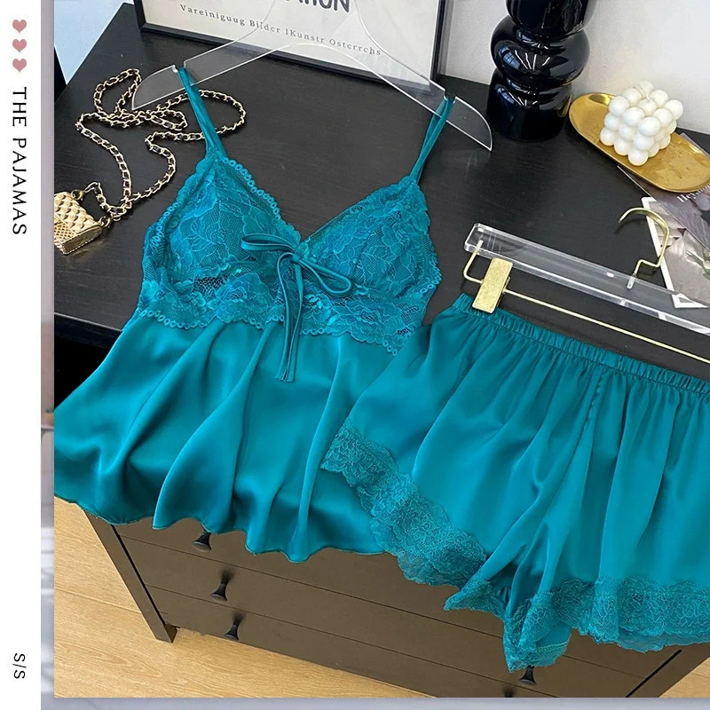 2025 Summer New Sleepwear Sexy Gold Pajamas Suit Mini Shorts 2Pcs Pjs Lace Trim Homewear Lady Underwear Satin Lingerie Nightwear
2025 Summer New Sleepwear Sexy Gold Pajamas Suit Mini Shorts 2Pcs Pjs Lace Trim Homewear Lady Underwear Satin Lingerie Nightwear