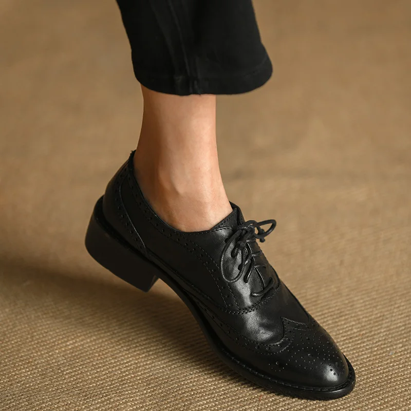 Vintage Oxfords Flat Shoes Woman Cowhide Lady Flats Retro Low Heel British Style Quality Oxfords Lace-Up Brogue Shoes For Women
Vintage Oxfords Flat Shoes Woman Cowhide Lady Flats Retro Low Heel British Style Quality Oxfords Lace-Up Brogue Shoes For Women