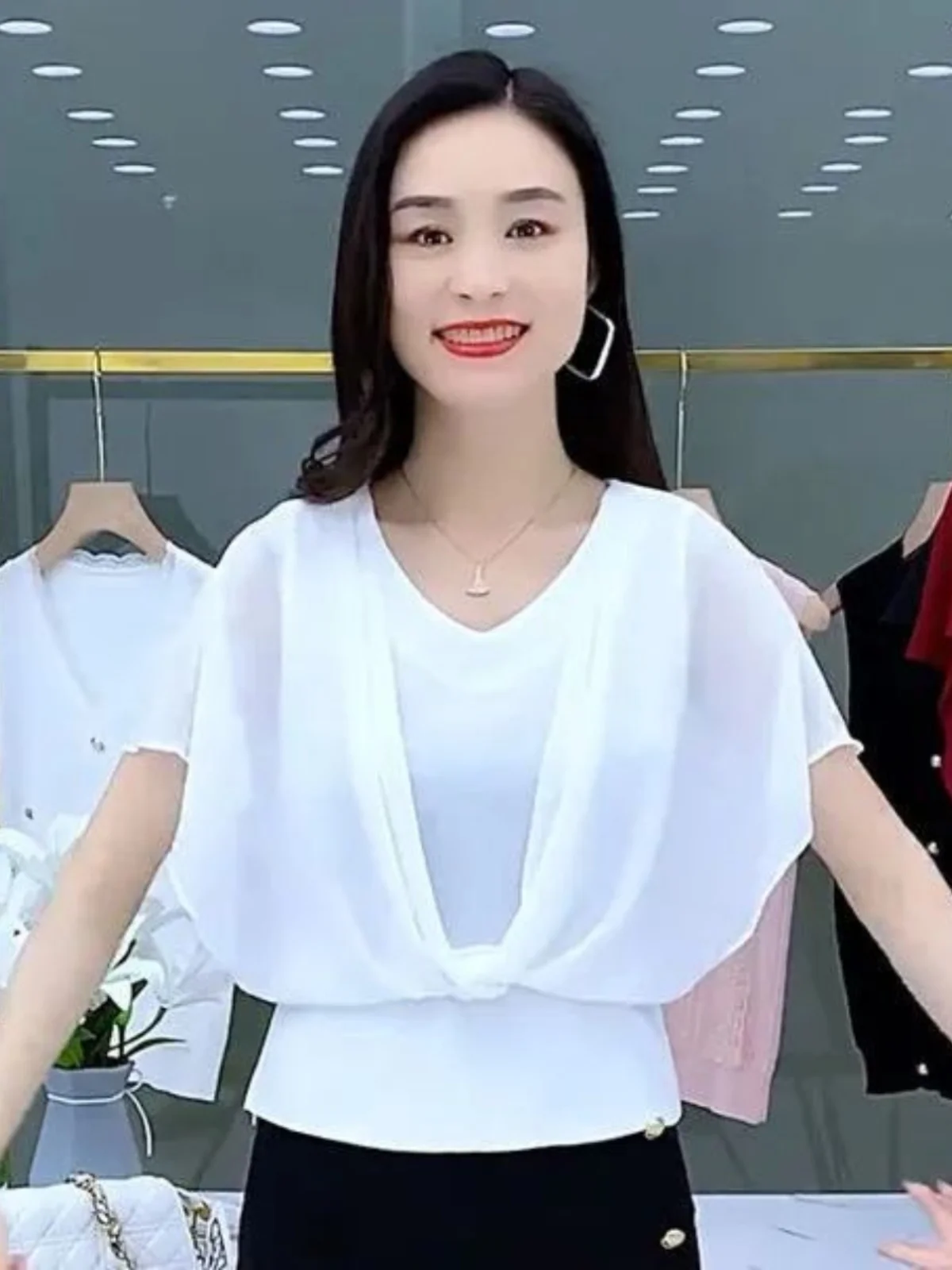 Chiffon Batwing Sleeve Top Women's Summer Fashion Slimming Tummy Covering Short Sleeve V-Neck Straight Cut Polyester Fiber
Chiffon Batwing Sleeve Top Women's Summer Fashion Slimming Tummy Covering Short Sleeve V-Neck Straight Cut Polyester Fiber