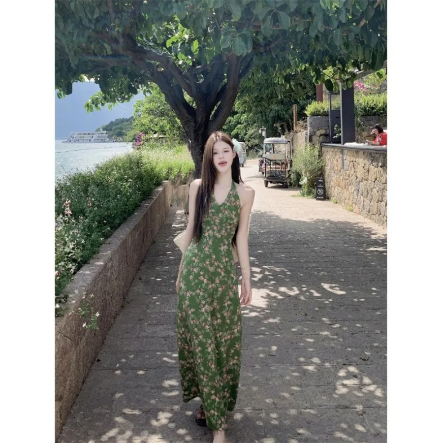 【New style】Retro green floral neck-hanging dress summer dress v-neck waist style a-line long dress
【New style】Retro green floral neck-hanging dress summer dress v-neck waist style a-line long dress