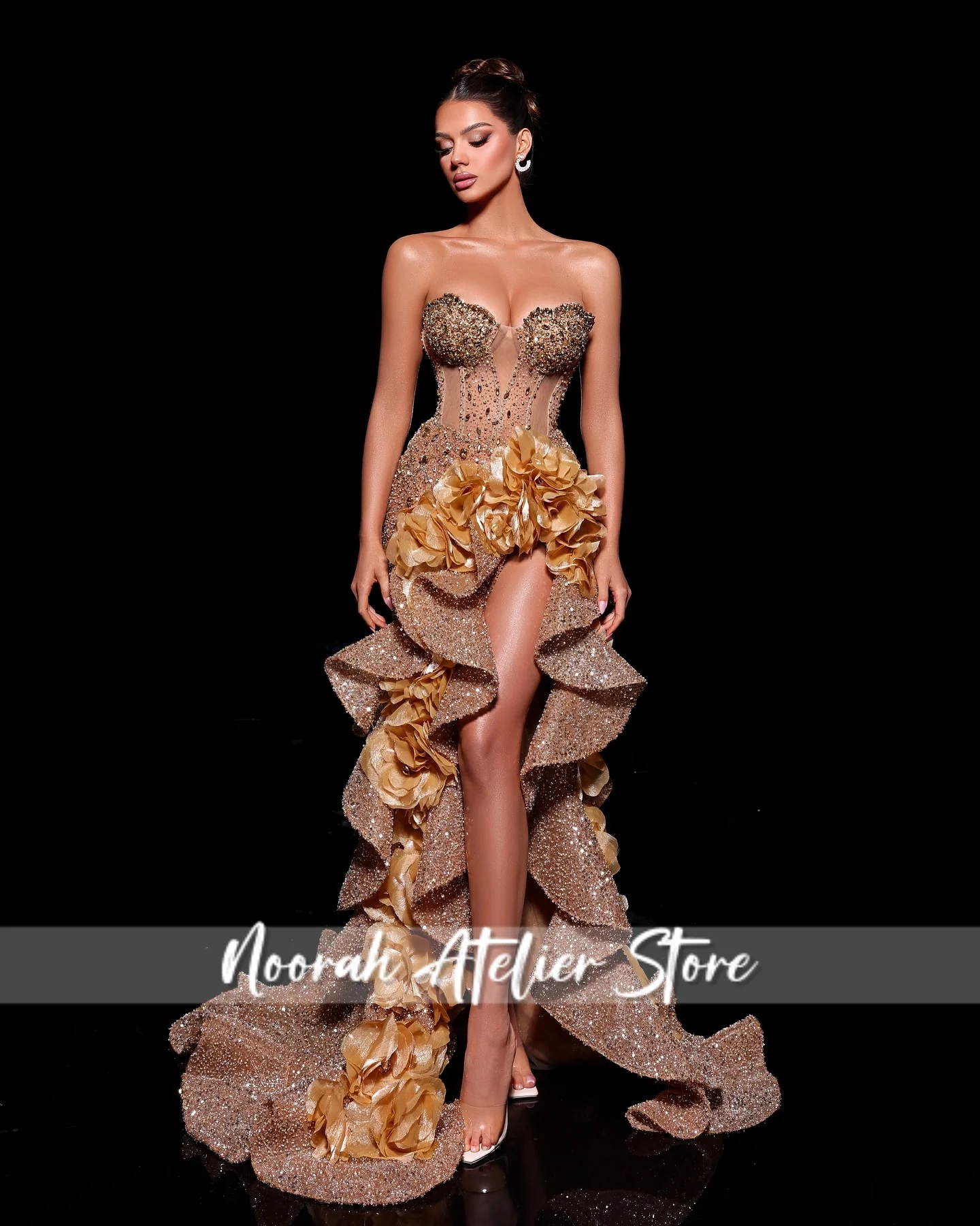 Customized Crystal Gold Strapless Wave Hemline luxurious women Evening Dresses 2025 High Slit Women wedding dresses Saudi Arabia
Customized Crystal Gold Strapless Wave Hemline luxurious women Evening Dresses 2025 High Slit Women wedding dresses Saudi Arabia