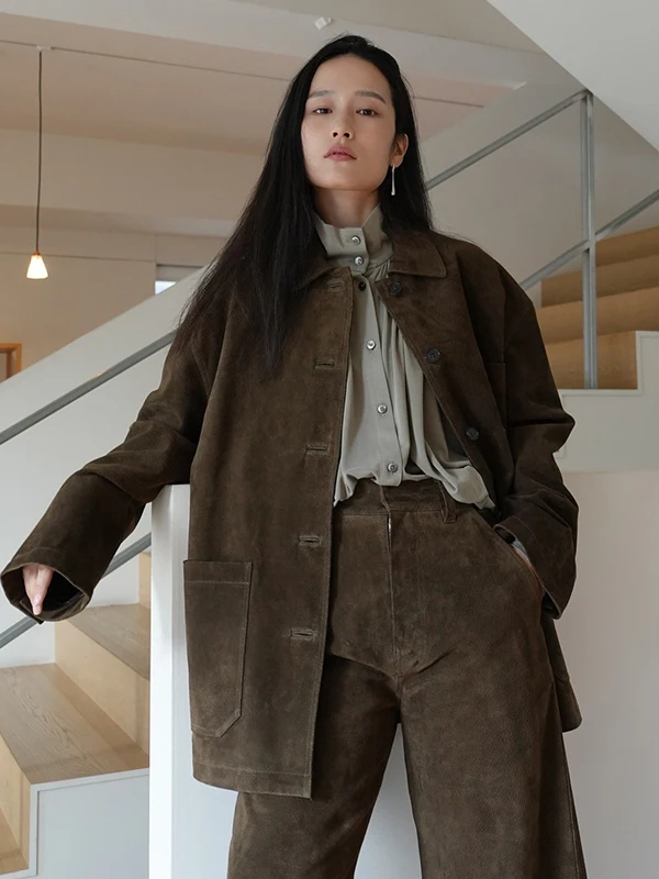 Monoha Pure Color Single Button Suede Jacket Women Early Autumn New Korean Version Large Pocket Design Velvet Leather Coat
Monoha Pure Color Single Button Suede Jacket Women Early Autumn New Korean Version Large Pocket Design Velvet Leather Coat