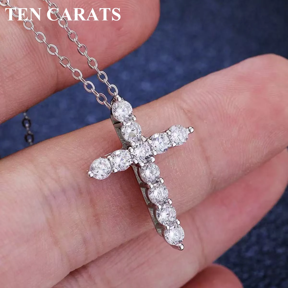 TEN CARATS D-color VVS1 Moissanite cross necklace for ladies S925 sterling silver Jesus pendant necklace plated with 18K jewelry
TEN CARATS D-color VVS1 Moissanite cross necklace for ladies S925 sterling silver Jesus pendant necklace plated with 18K jewelry
