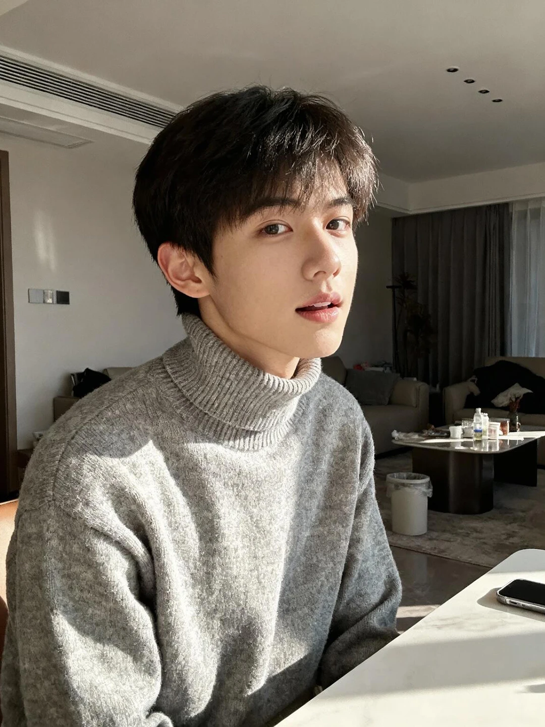 Мужской вязаный свитер с высоким воротником, зимний, в корейском стиле, американский, в стиле кэжуал, с длинным рукавом, с круглым вырезом
Мужской вязаный свитер с высоким воротником, зимний, в корейском стиле, американский, в стиле кэжуал, с длинным рукавом, с круглым вырезом