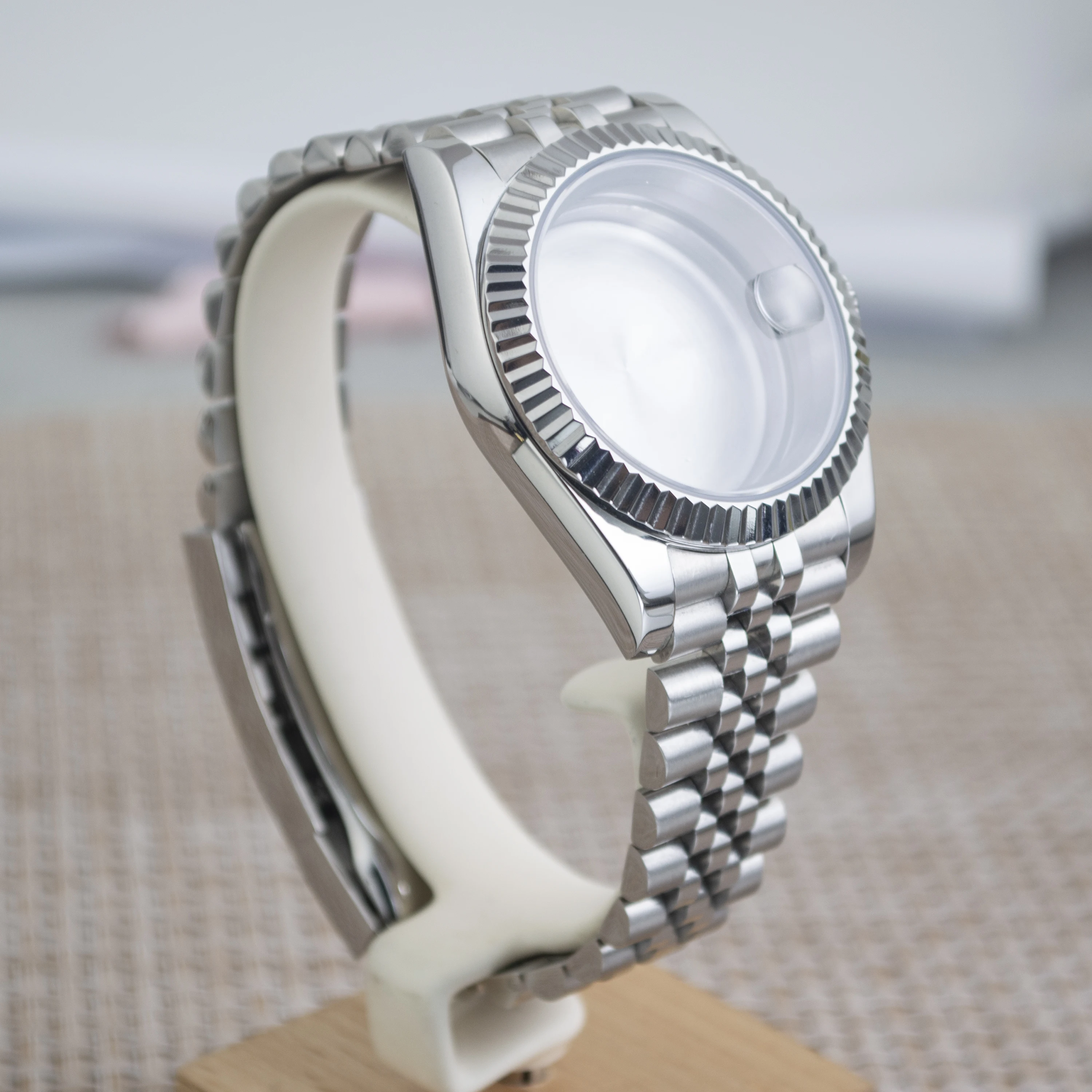 NH35 Watch Case Stainless Steel Strap Jubilee Bracelet Sapphire Glass For NH35 NH36 Movement Datejust Watch Case 28.5mm Dial
NH35 Watch Case Stainless Steel Strap Jubilee Bracelet Sapphire Glass For NH35 NH36 Movement Datejust Watch Case 28.5mm Dial