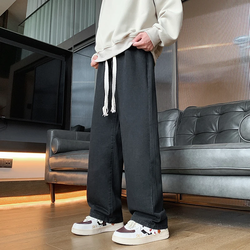 2024 Men's Harajuku Style Loose Wide Leg Drawstring Jeans Autumn Winter Street Fashion Retro Straight Loose Denim Trousers B241
2024 Men's Harajuku Style Loose Wide Leg Drawstring Jeans Autumn Winter Street Fashion Retro Straight Loose Denim Trousers B241