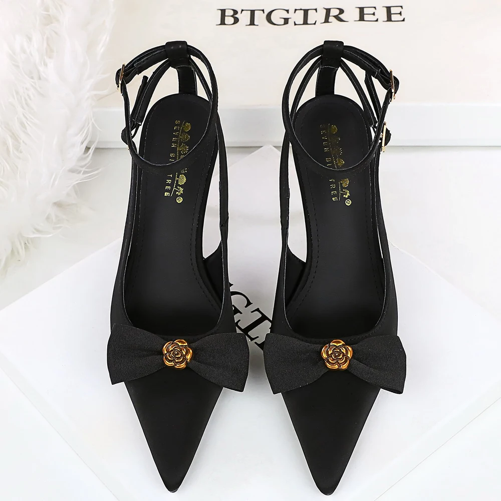 BIGTREE Shoes high-heeled sandals Women Pumps Metal flower High Heels Women Stiletto 8 cm bowknot Women Sandals Summer Shoes
BIGTREE Shoes high-heeled sandals Women Pumps Metal flower High Heels Women Stiletto 8 cm bowknot Women Sandals Summer Shoes